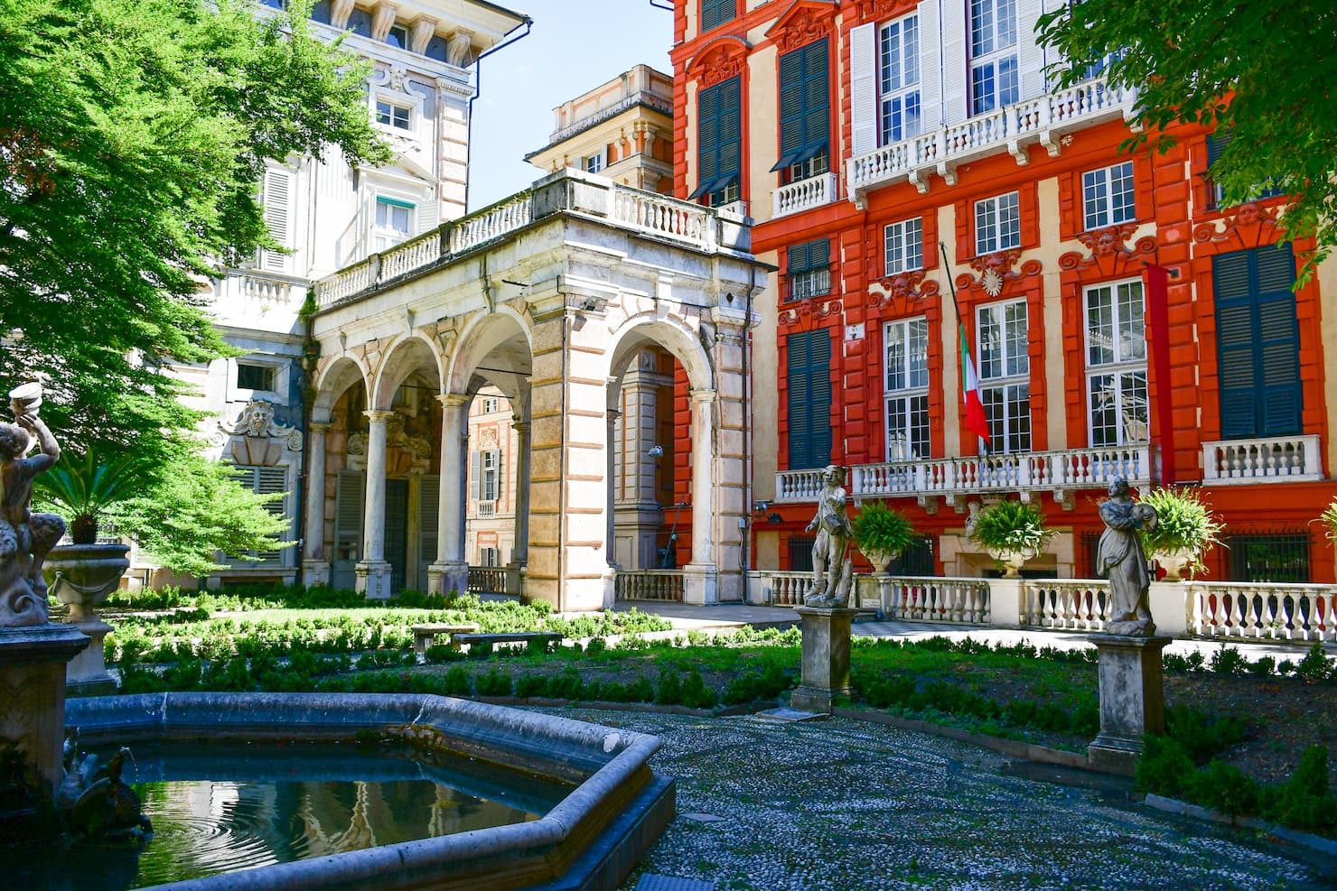 via garibaldi e palazzo rosso, genova